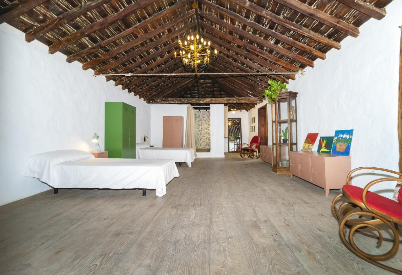 Cactus Coliving & Coworking Bed and Breakfast Arona  Exteriör bild